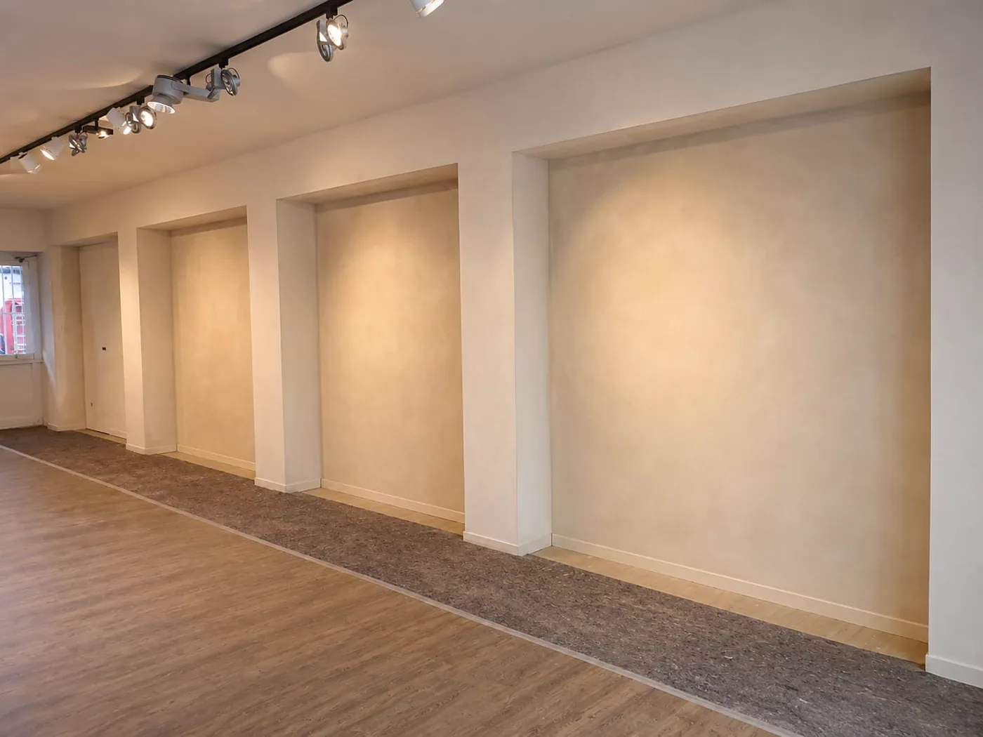 Innenausbau · Individuelle Nischen: fertiggestelltes Projekt in einem Altstadt-Viertel